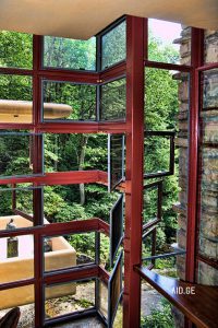 frenk loid rigte house on waterfalls